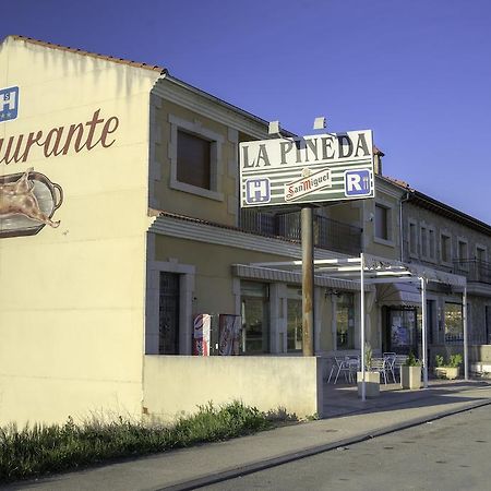 Hostal Restaurante La Pineda El Barco de Ávila Kültér fotó