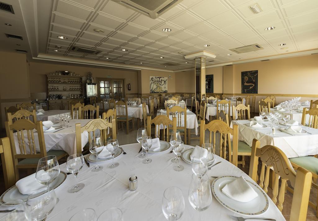 Hostal Restaurante La Pineda El Barco de Ávila Kültér fotó