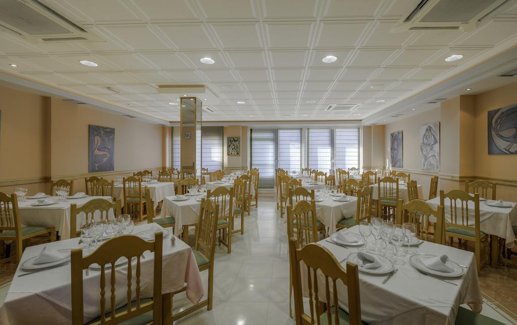 Hostal Restaurante La Pineda El Barco de Ávila Kültér fotó